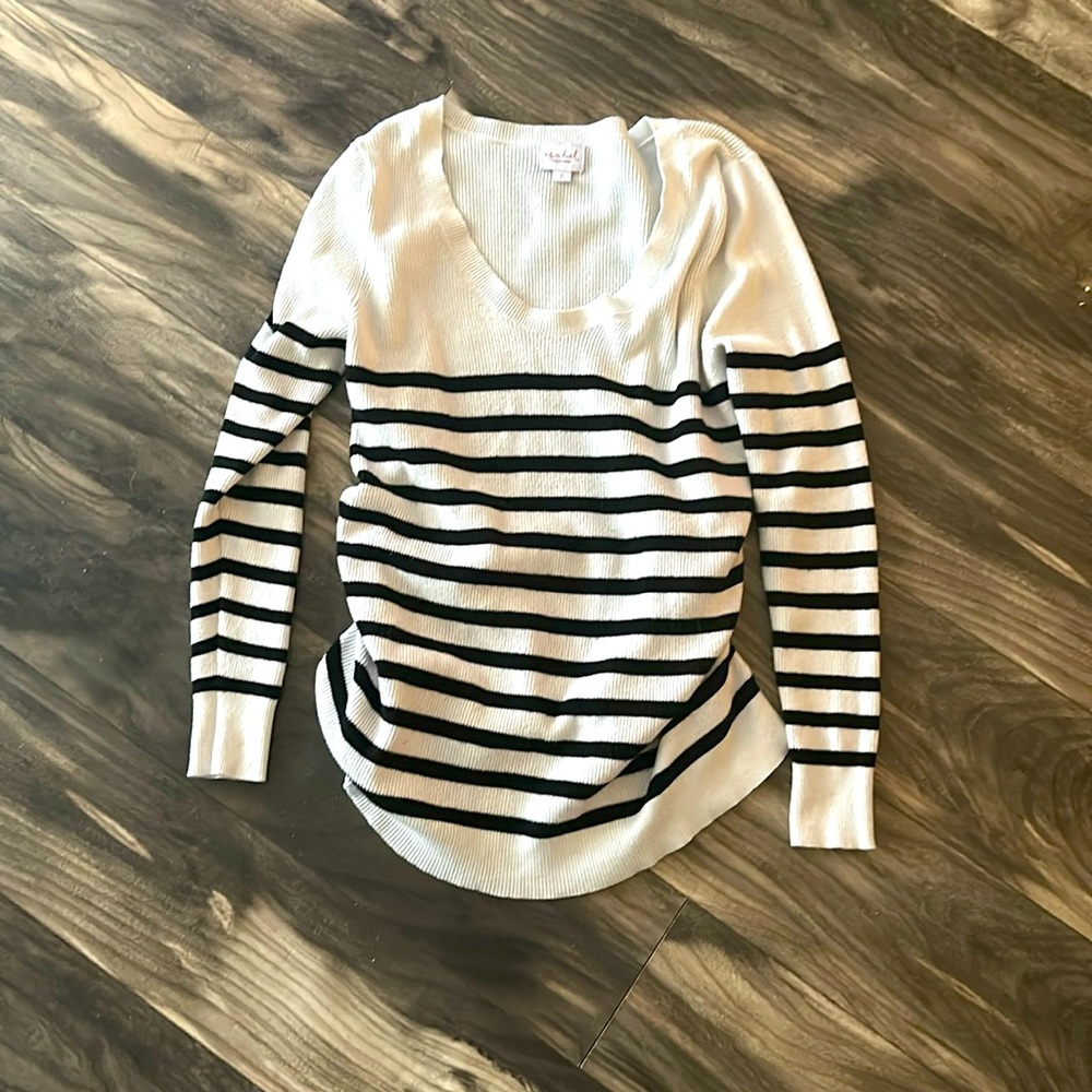 Striped Scoop Neck Women's Sweater - Black & Cream